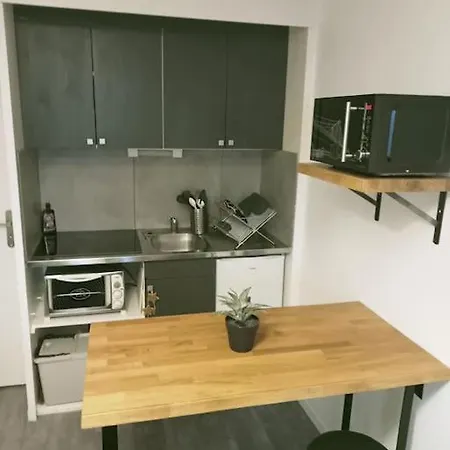 2 Personnes Et Balcon Plein Sud *