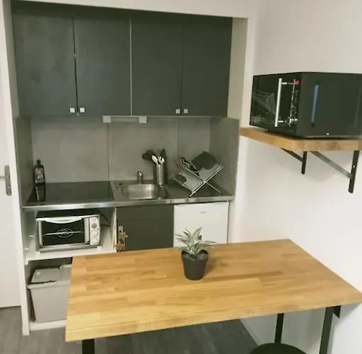 2 Personnes Et Balcon Plein Sud *