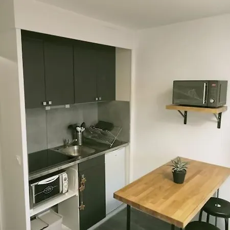 2 Personnes Et Balcon Plein Sud